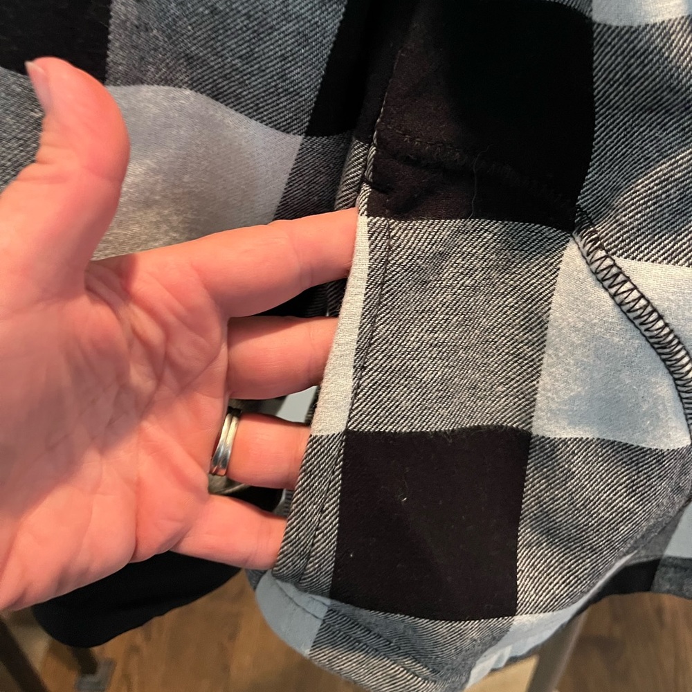 Women's Orvis flannel fleece lined button, small Black and White Checkered Top - Picture 4 of 10